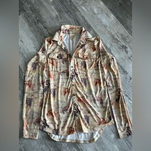 Cowgirl tuff Co pullover shirt